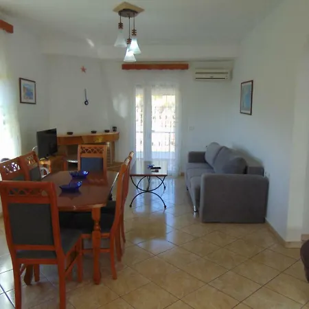 Hida Aparthotel Himarë