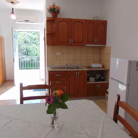 Hotel apartamentowy Hida Himara