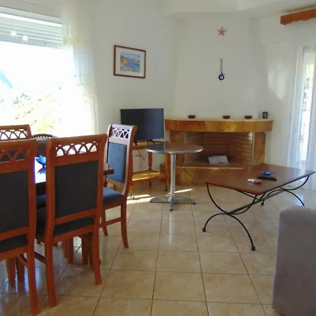 Hotel apartamentowy Hida Himara