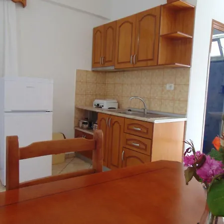Hotel apartamentowy Hida Himara
